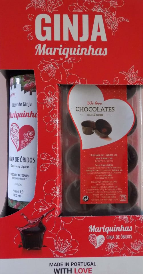 Licor de Ginja Mariquinhas com 12 copos de chocolate